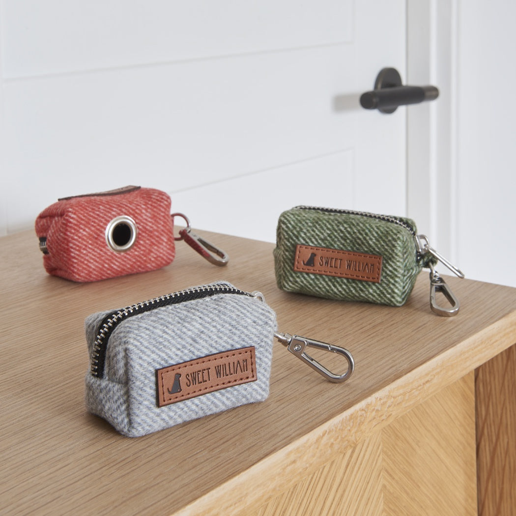 Chic Poo Bag Holder From Sweet William